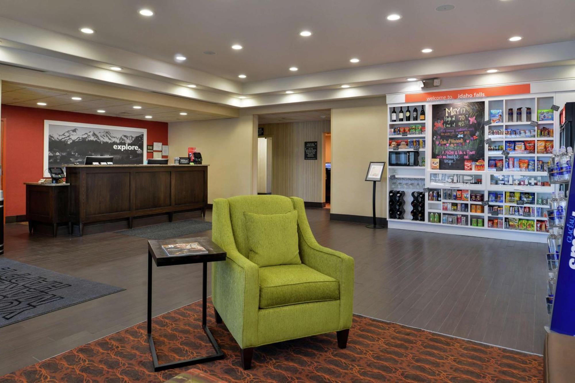Hampton Inn Idaho Falls / Airport Exterior foto